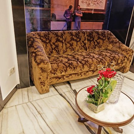 Hotel Metro Palace Bandra Mumbai Exteriör bild