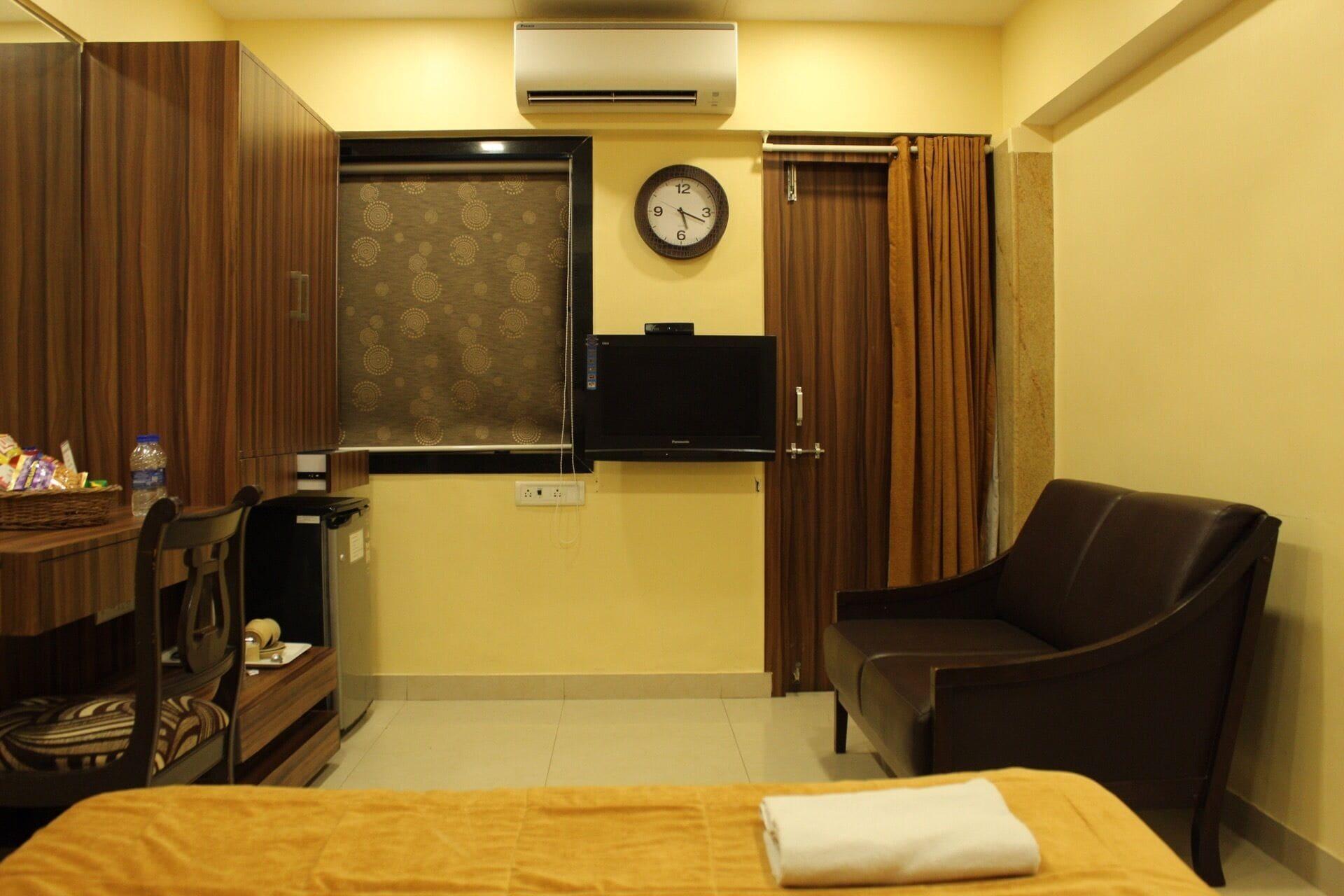 Hotel Metro Palace Mumbai Exteriör bild