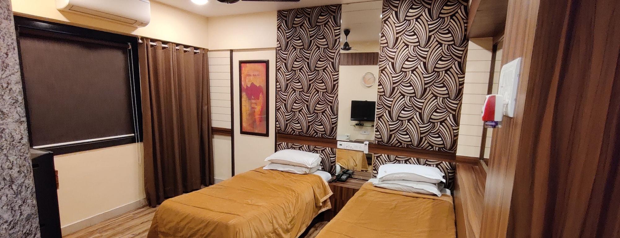 Hotel Metro Palace Bandra Mumbai Exteriör bild
