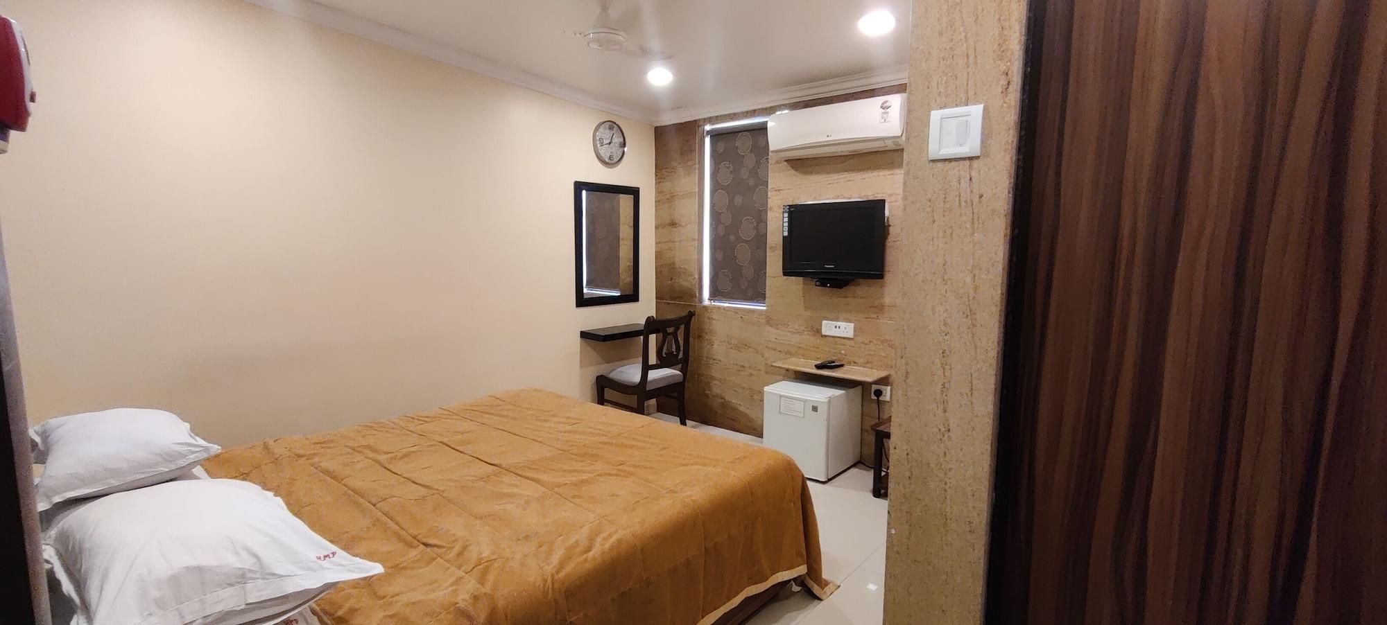 Hotel Metro Palace Bandra Mumbai Exteriör bild