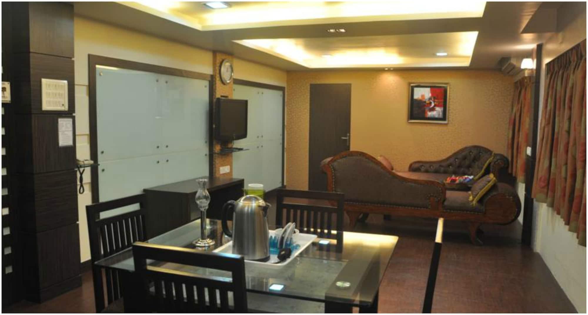 Hotel Metro Palace Bandra Mumbai Exteriör bild