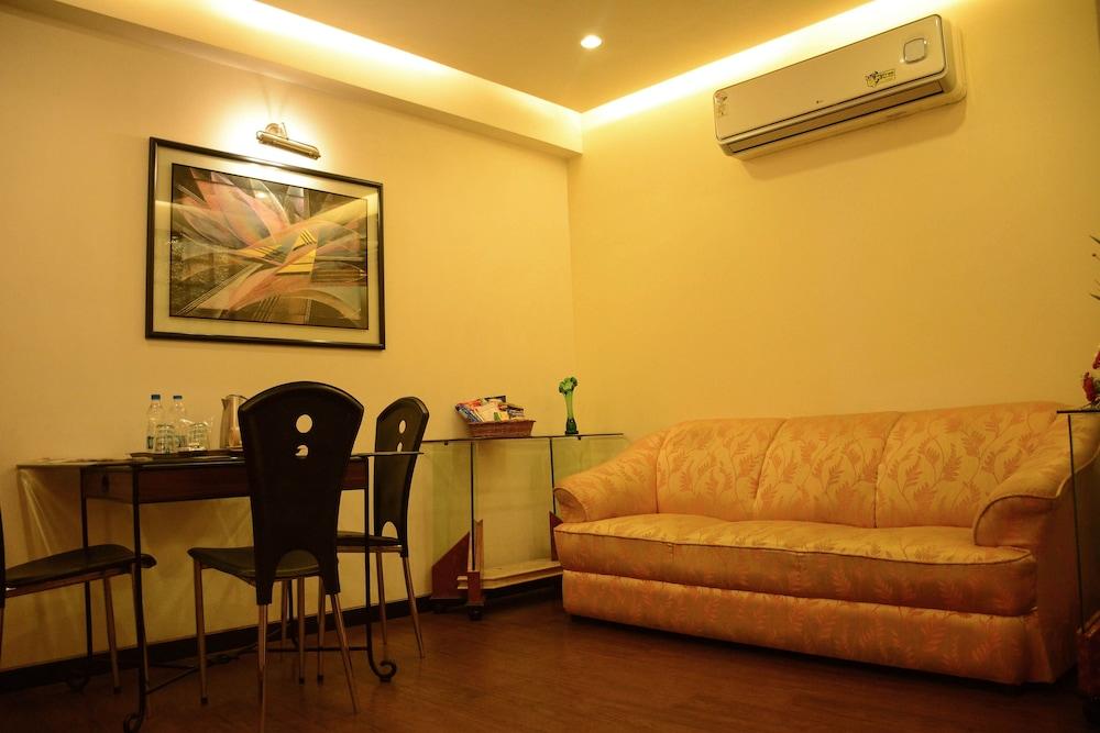 Hotel Metro Palace Mumbai Exteriör bild