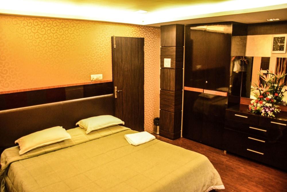 Hotel Metro Palace Mumbai Exteriör bild
