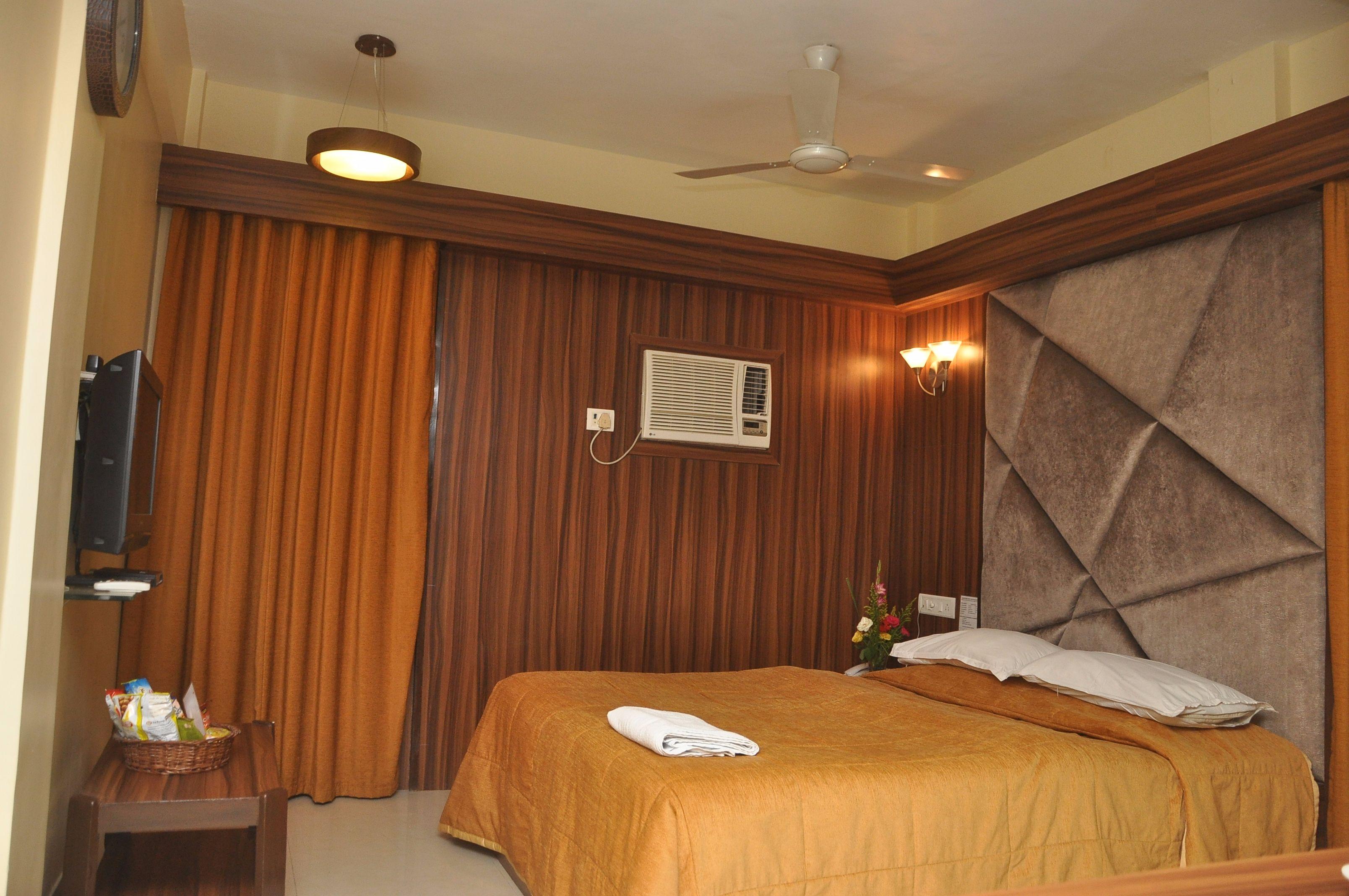 Hotel Metro Palace Mumbai Exteriör bild