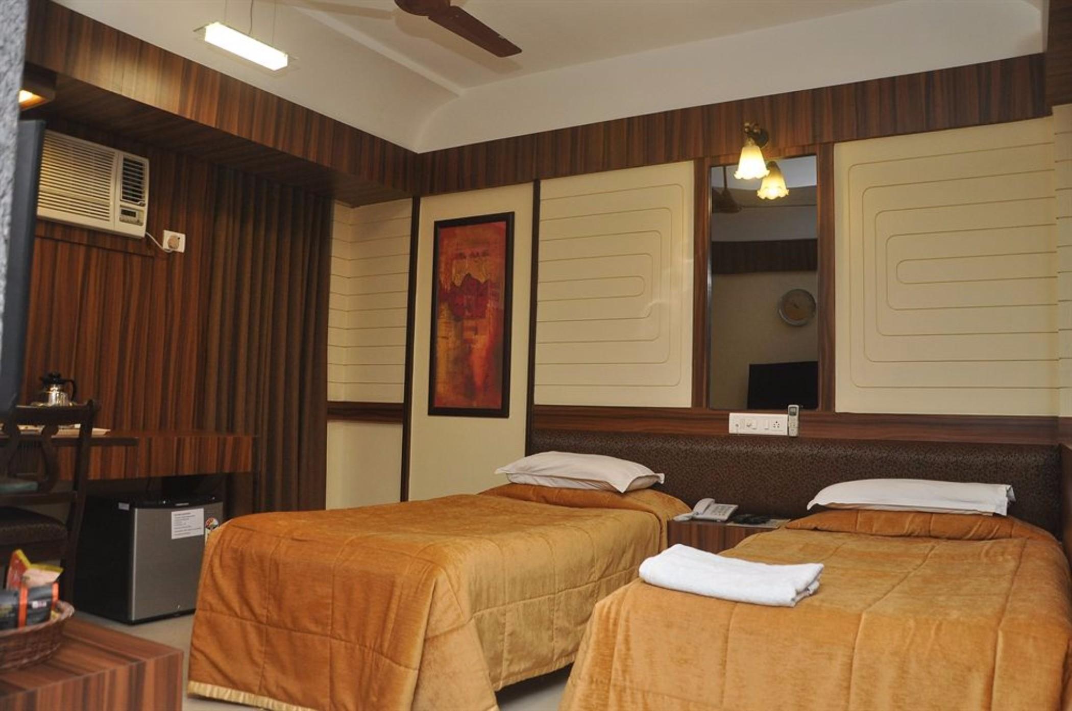 Hotel Metro Palace Mumbai Exteriör bild