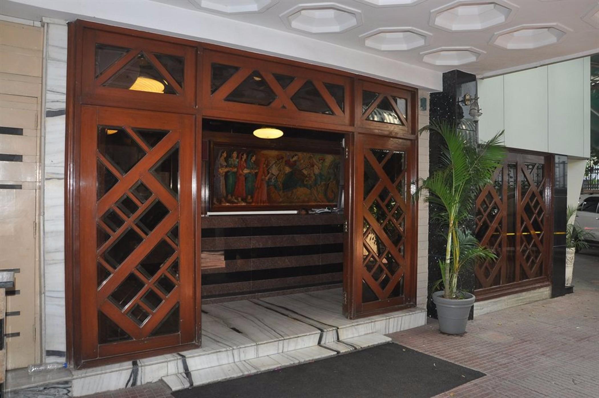 Hotel Metro Palace Mumbai Exteriör bild