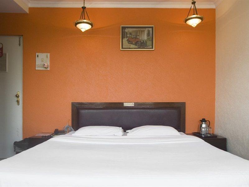 Hotel Metro Palace Bandra Mumbai Exteriör bild