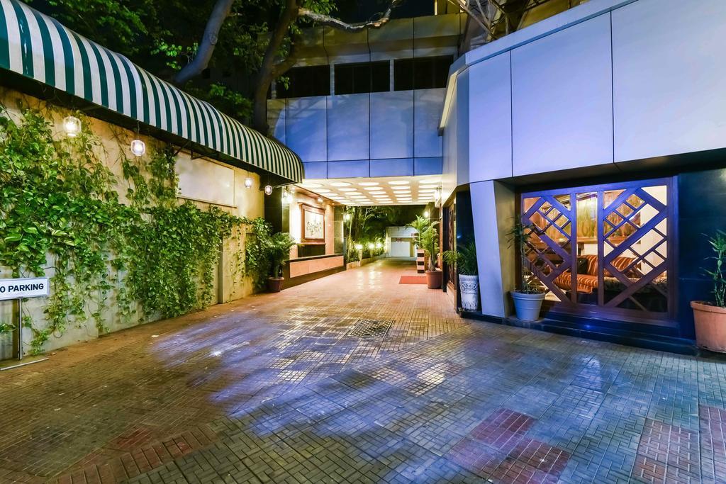 Hotel Metro Palace Bandra Mumbai Exteriör bild
