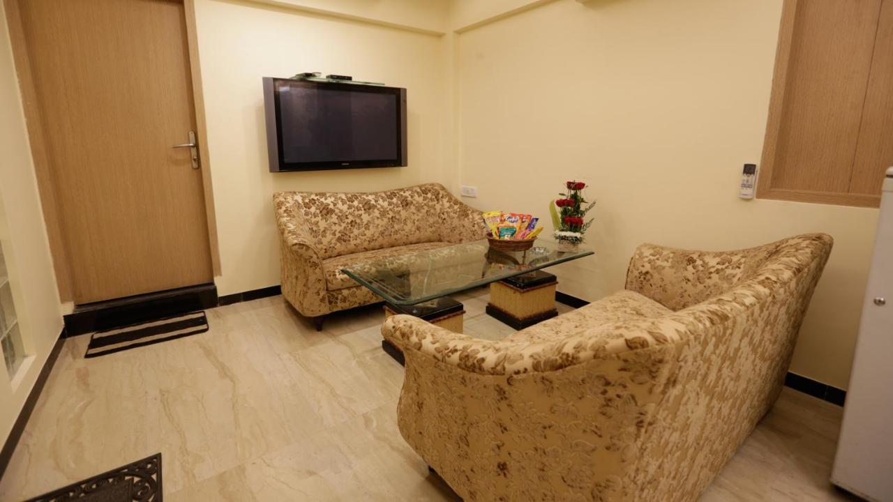 Hotel Metro Palace Mumbai Exteriör bild