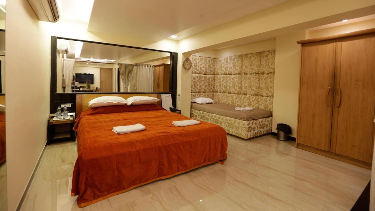 Hotel Metro Palace Mumbai Exteriör bild