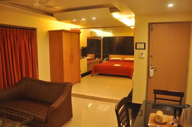 Hotel Metro Palace Mumbai Exteriör bild
